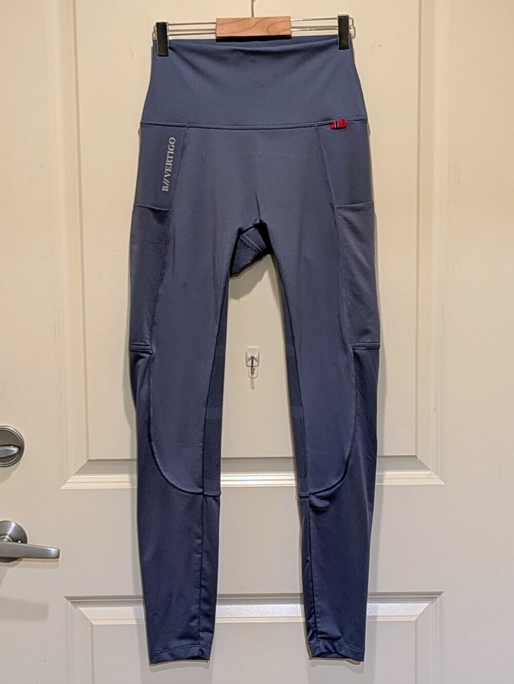 EUC B//VERTIGO 26 Powder Blue Horseback Riding Silicone Grip Leggings